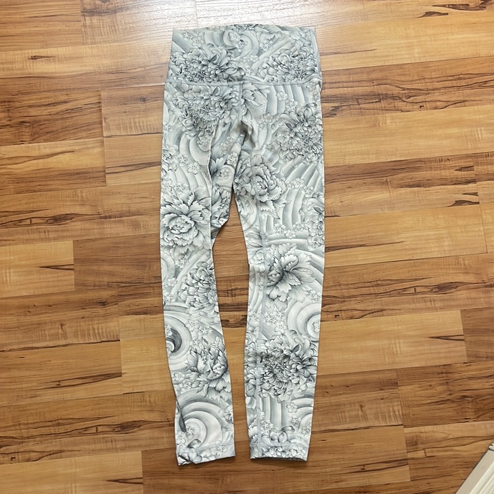 Lululemon wunder under tights